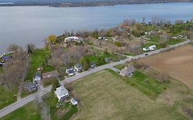Prince Edward County-Enjoy Picton Wine Country